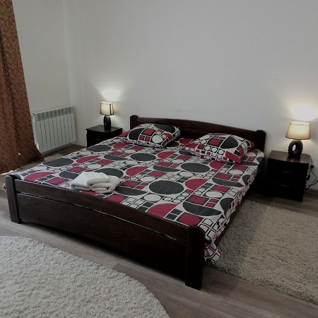 Gil Apartments, On Mynaiska 18 Użhorod Zewnętrze zdjęcie