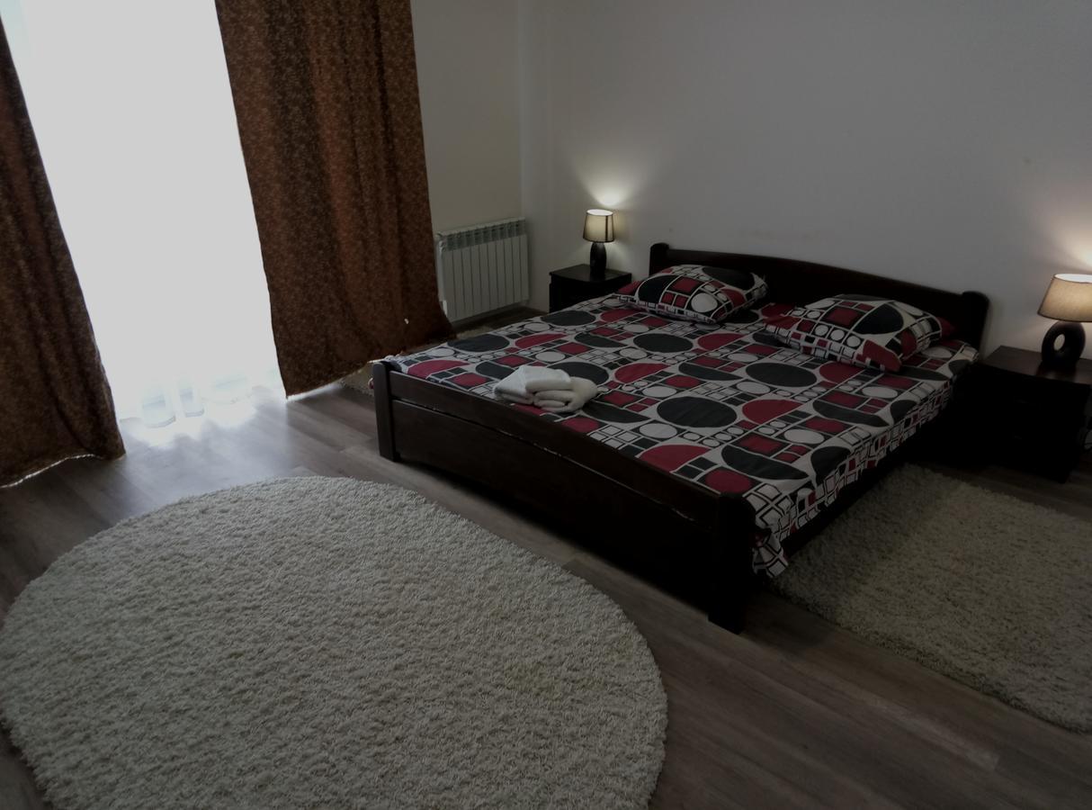 Gil Apartments, On Mynaiska 18 Użhorod Zewnętrze zdjęcie